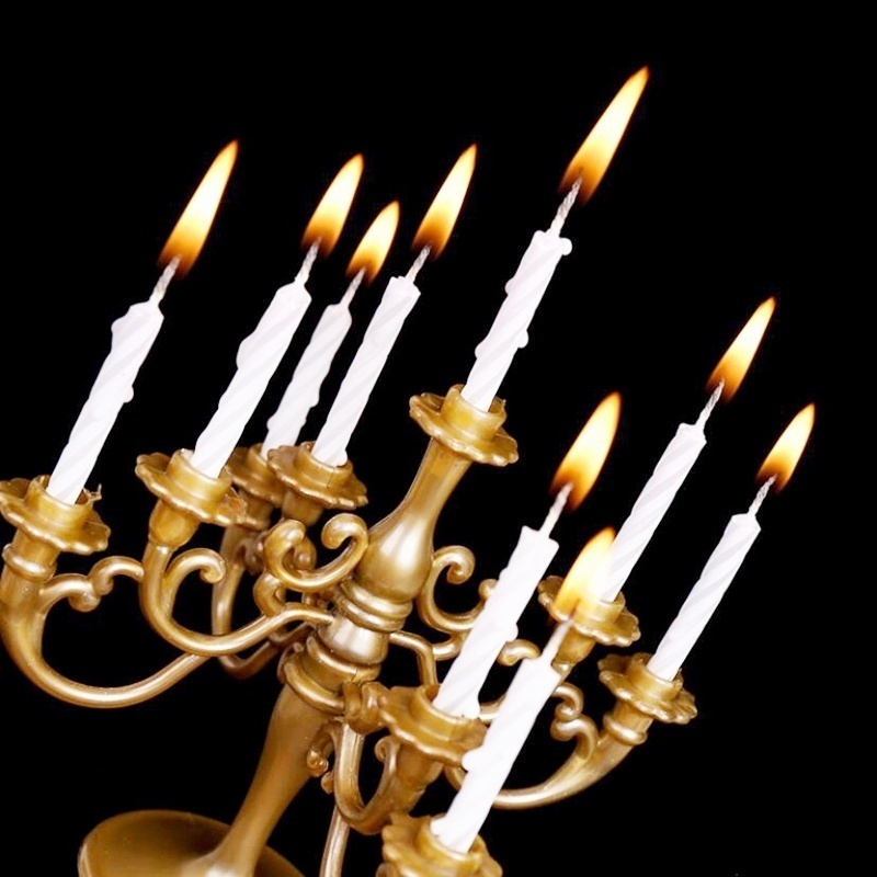 Holiday Candle Set - 2026 9-teiliges Set Kerzen und Kerzenhalter